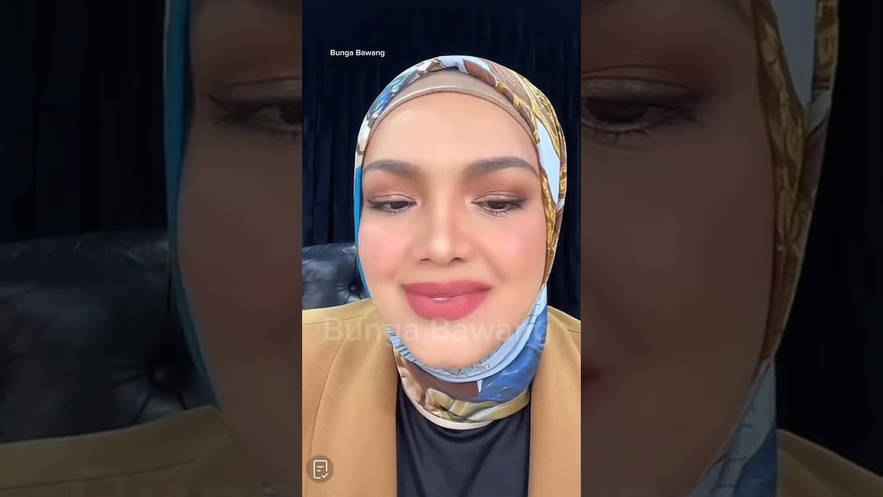 Siti Nurhaliza Live Santai Lawak Promote Produk Sambil Nyanyi Layan Peminat
