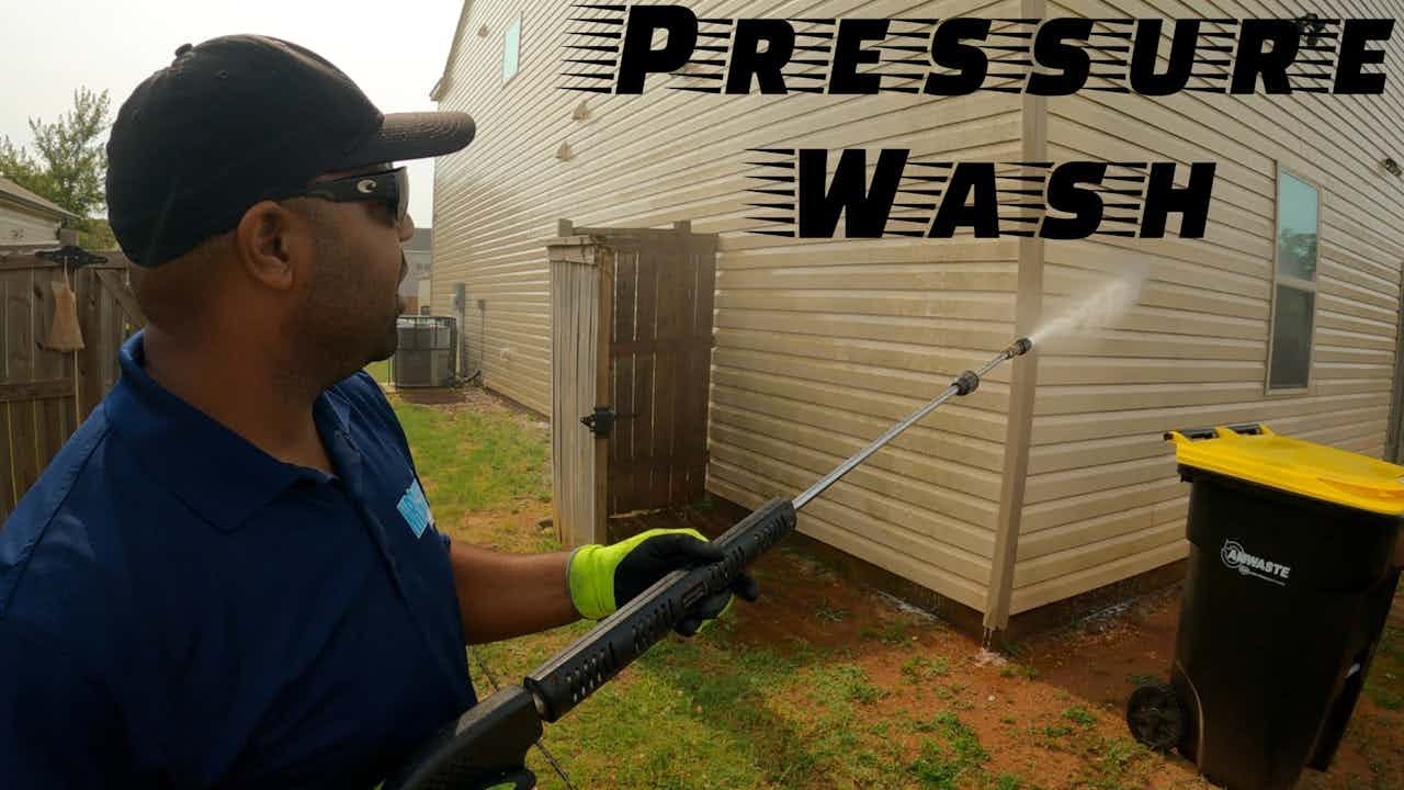 How To Pressure Wash A House The Right Way. - YouTube
