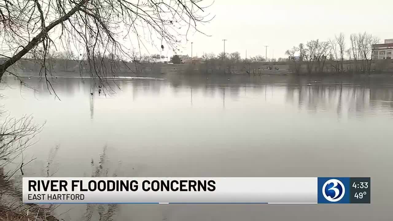 River flooding concerns due to heavy rain - YouTube
