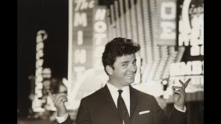 Zeki Müren - Simdi Uzaklardasin