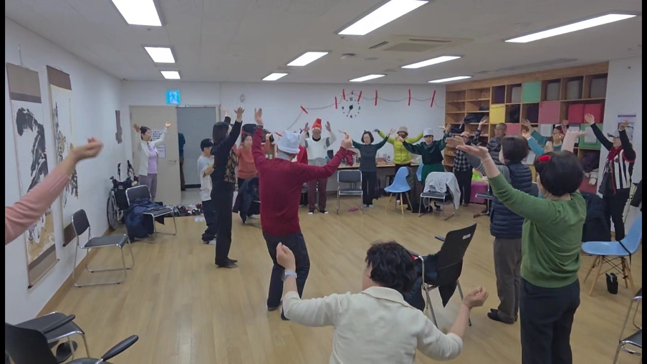 어르신 손뼉체조 – 손뼉으로 깨우는 상·하체 협응 훈련