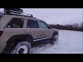 2x Jeep snow drift