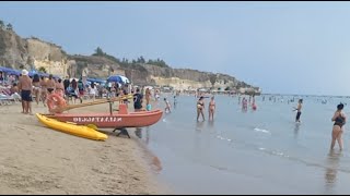 Пляж возле виллы императора Нерона в Риме. город Анцио, Италия