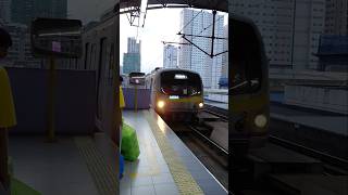 LRTA Line 2 Trainset 16 arriving at Recto Station #lrt2 #train #railway