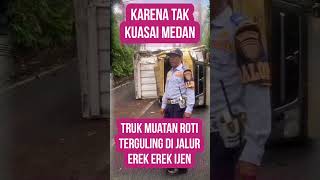 Kecelakaan Truk Box Pengangkut Roti Terguling di Jalur Maut Erek-Erek TWA Ijen Banyuwangi