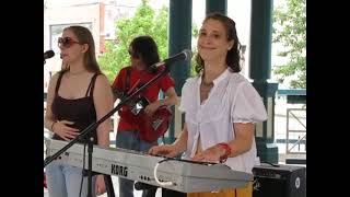 Aviva and the Flying Penguins - Comfort Before Vanity