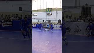 FALTA ou SEGUE O JOGO? #futsalplayer #futsalskills #shortsvideo #futsal #futsalbrasil #driblefutsal