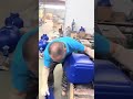trabalhando com plástico no dia a dia na fabricação de galões
