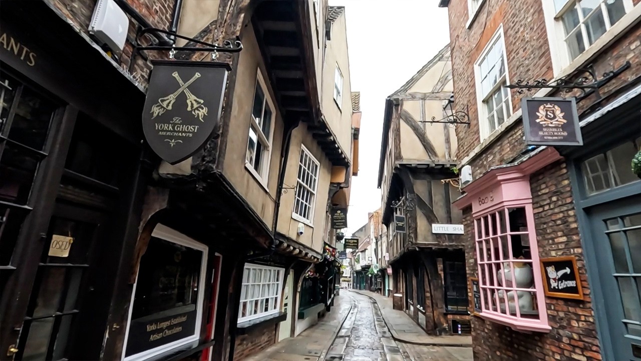Early Morning Rainy WALK Micklegate to Monkgate via the Shambles, York, ENGLAND