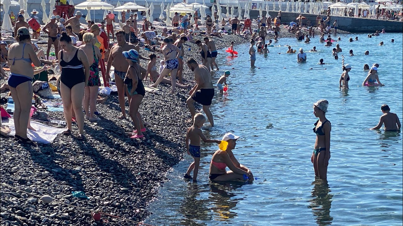 Температура воды в сочи июнь 2024. Море в Сочи сейчас. Черное море. Море в Сочи в июле. Сочи море 2023.