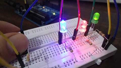 Arduino Test - 1 Button controls 3 LEDs blinking patterns.