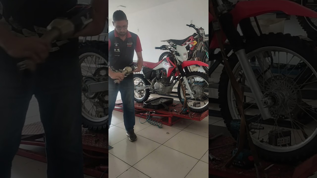 crf 230 com escapamento foco racing.