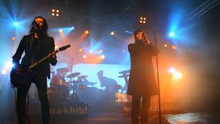 Video thumbnail of "Happoradio - Puhuit linnuista @Finlandia klubi 15.12.2017"