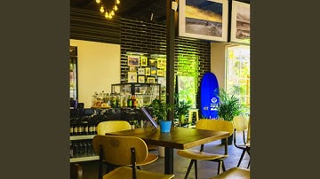 Entertaining Backdrops for Relaxed Tunes