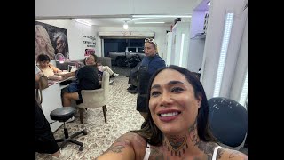 Yo Soy Yumi Oficial está en vivo de visita Karina y Evelin