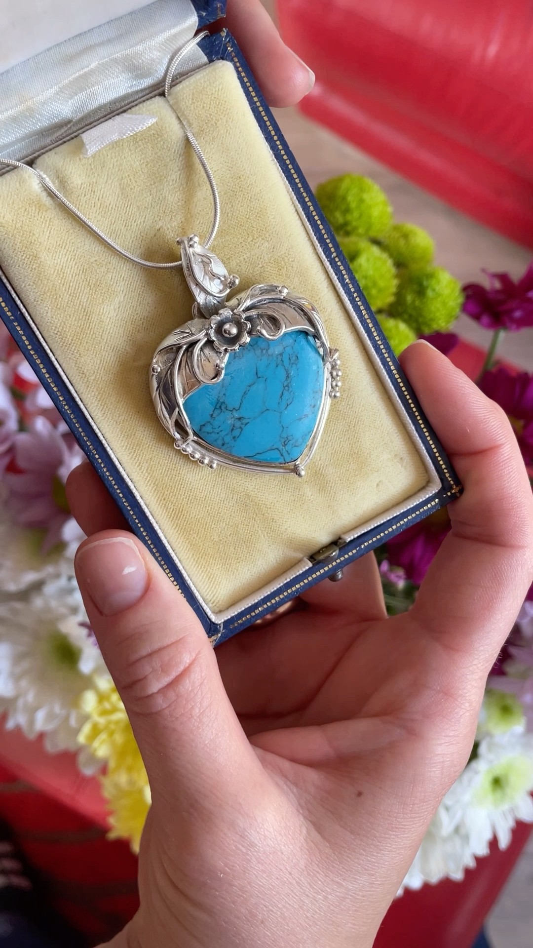 AMAZING VINTAGE STERLING SILVER TURQUOISE PENDANT/NECKLACE
