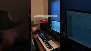 Finding soul samples to chop.  #shorts #boombapbeats #boombap #alchemist #beats #hiphopbeats