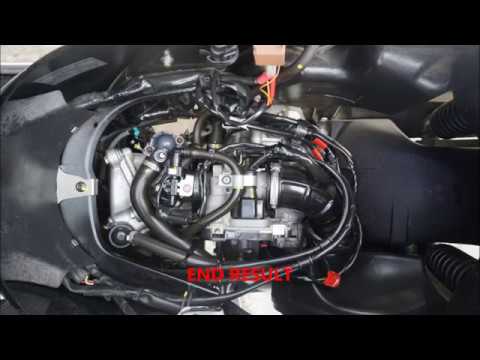 VESPA 300 GTS ENGINE CLEAN - YouTube