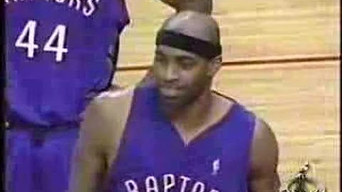 Vince Carter 2004 Jumpball vs Yao Ming - DayDayNews