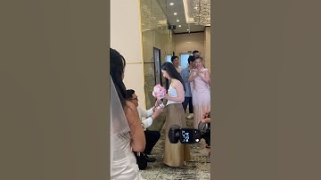 Cảm động giây phút cô dâu 