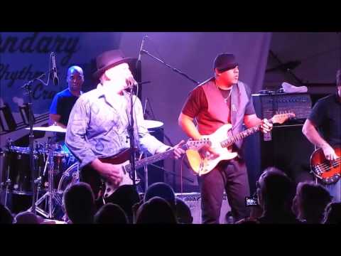 Albert Cummings with Ronnie Baker Brooks - Blues Makes Me Feel So Good