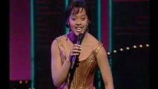 Video voorbeeld van "Sara Tavares - Chamar a música (Portugal ESC 1994)"