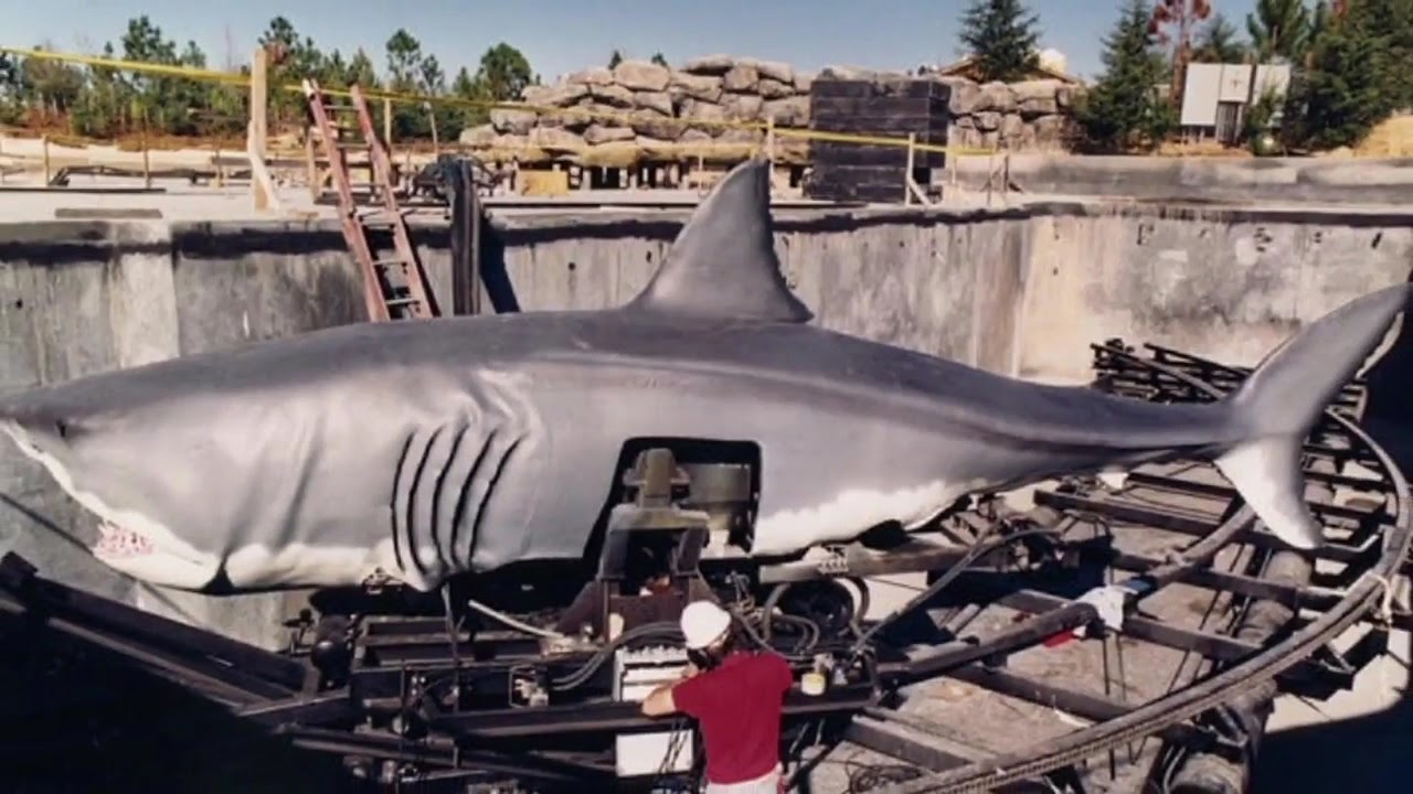 Jaws Ride Behind The Scenes - YouTube