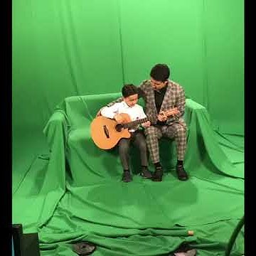 Айкын Толепберген с сыном - YouTube