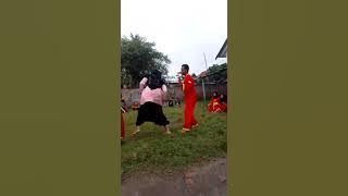 cewek bercadar jago dalam sparing Silat , Tapak suci putera Muhammadiyah Pimda 209 kabupaten Dompu.