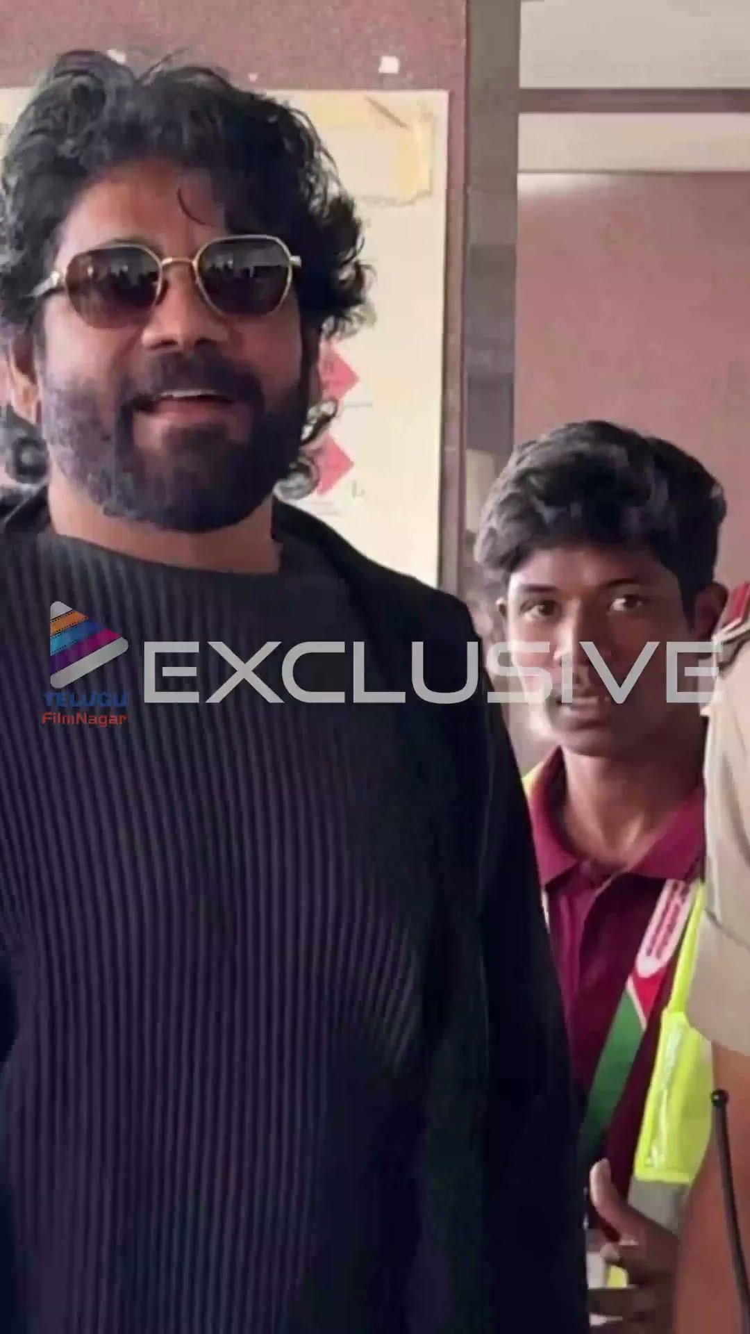 మాస్ లుక్ తో హైదరాబాద్ ఎయిర్ పోర్ట్ లో కెమెరా కంటపడ్డ కింగ్ నాగార్జున ? | #Nagarjuna | #Kubera | TFN