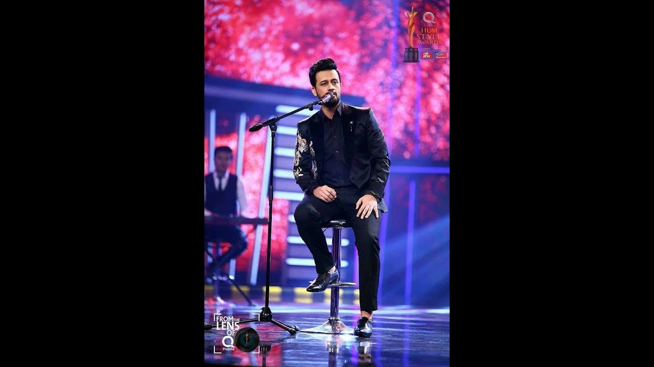 Atif Aslam Performing LIVE at Qmobile Hum Style Awards 2017 | QHSA17 | Shadab Entertainment