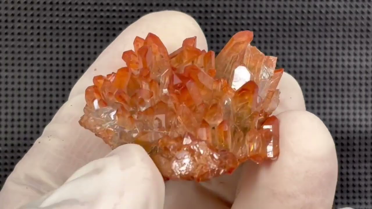 スウェーデン産ヘマタイト（タンジェリン）水晶クラスター 13.2g