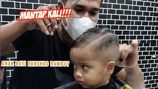 Anak Bayi Pangkas Rambut, Anteng Banget Kayak Orang Gede Aja