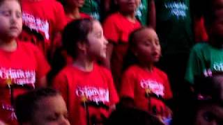 Crianças cantam o verdadeiro Natal.AVI