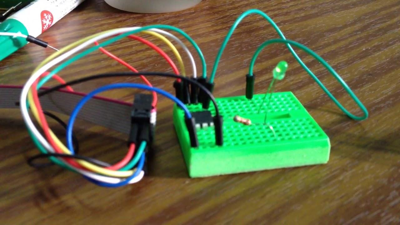 Blinking LED using Interrupt on ATTiny13A - YouTube