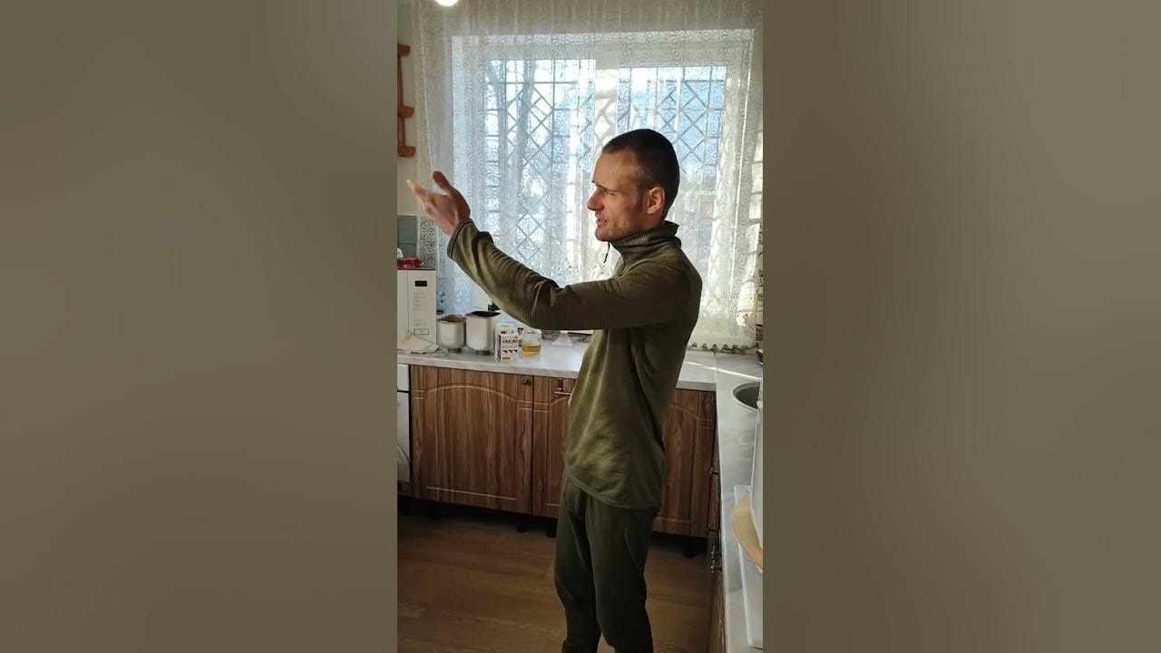 Электричество кругом полон им завод и дом. Ток ошибок не прощает видео. Я и диод картинка. Там электричество. Цитаты про электроэнергию.