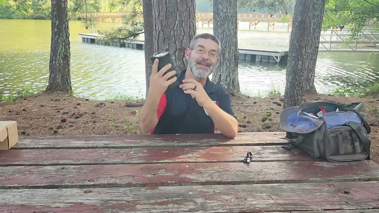 10000mAh Hand Crank Radio, AAA Batteries Powered Emergency Radio Solar