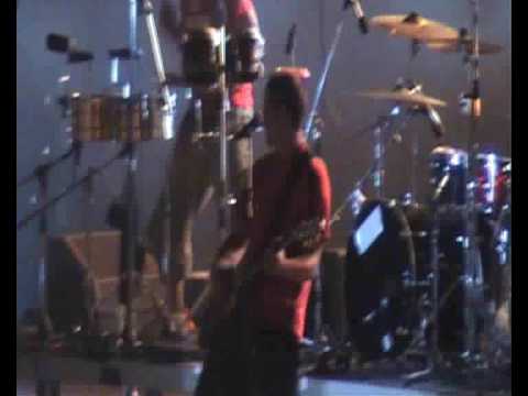 Manu Chao - Rainin In Paradize (live in Athens 10/...