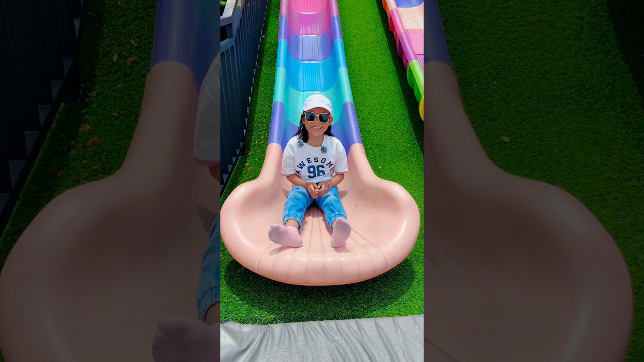 Bermain perosotan warna warni diplayground #perosotan #funny #shorts