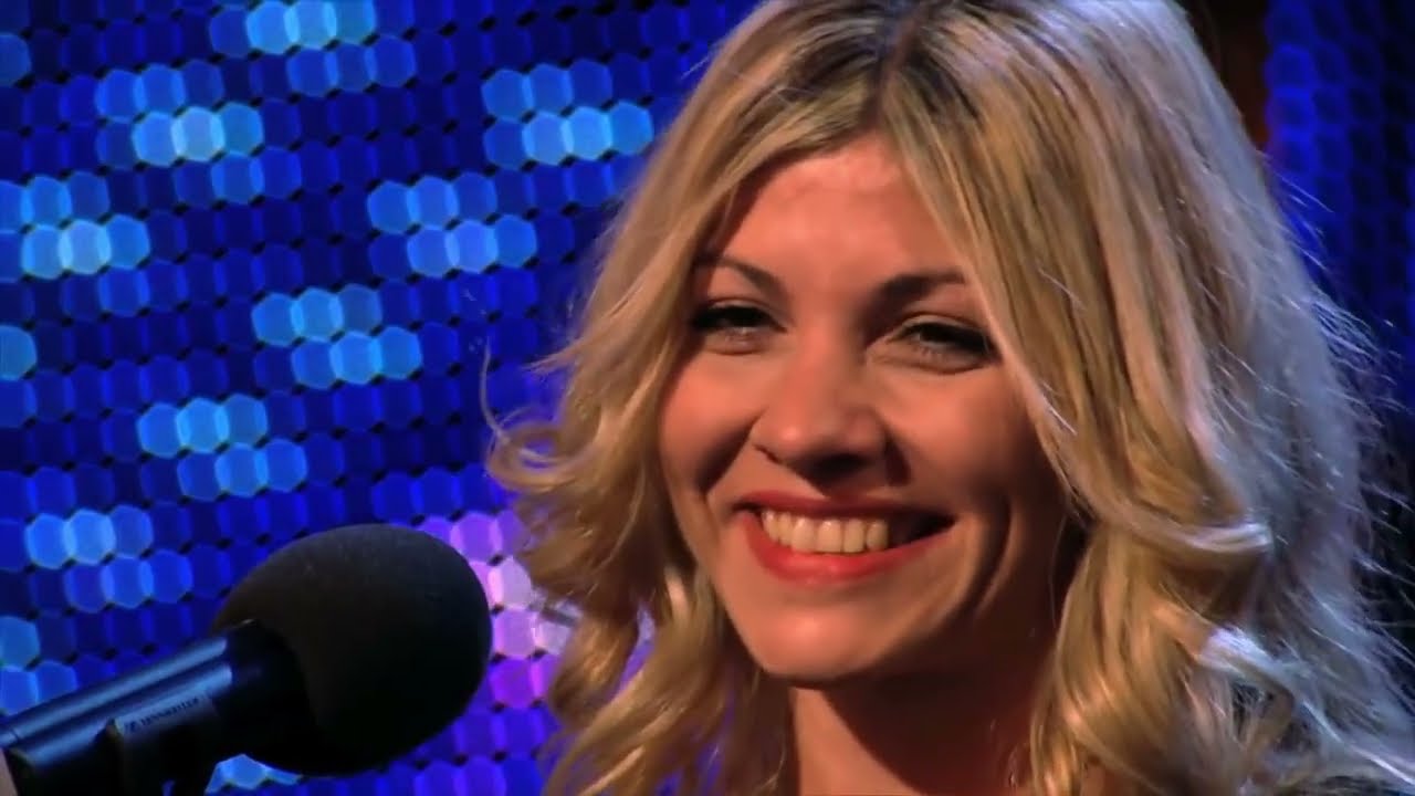 Aliki Chrysochou chante Wake me up Audition à l'émission BGT en 2013 ...