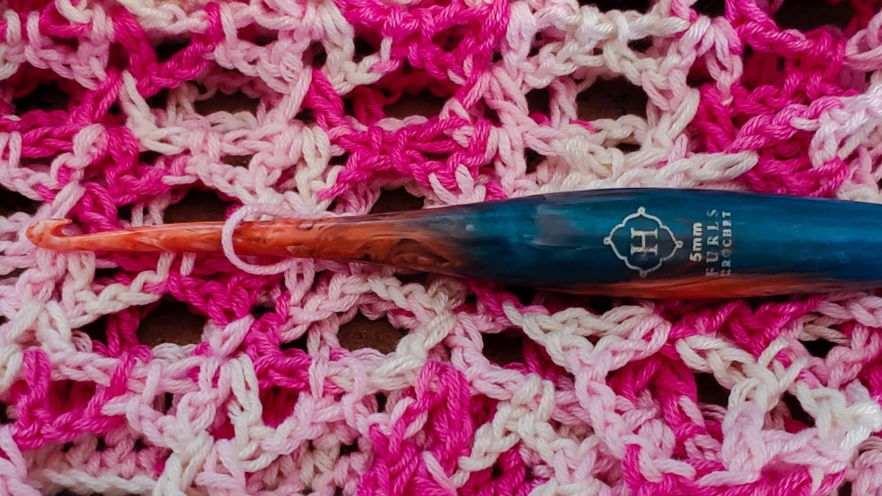 Cinnamon reviews: Furls crochet hooks. 