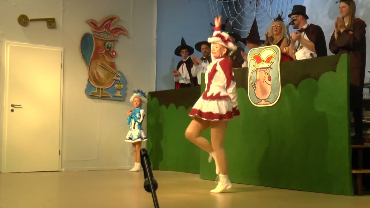 2 Tanzmariechen der Rhodter Wämscht 2024