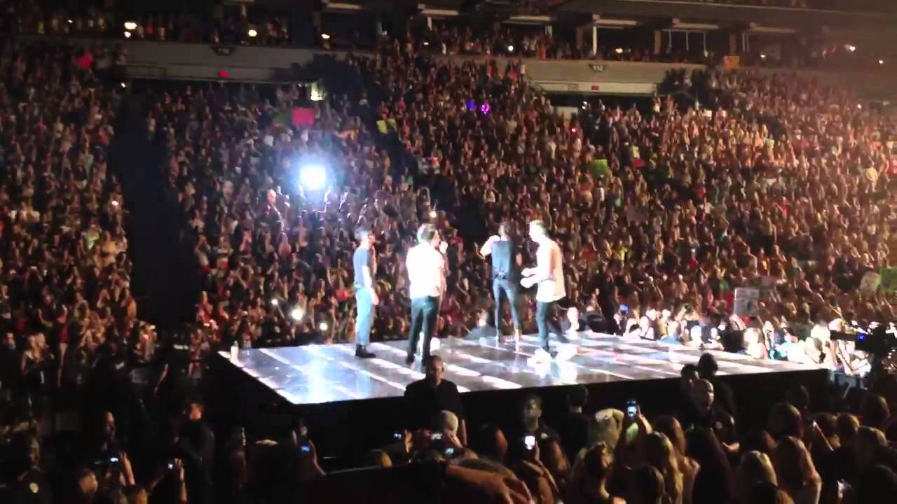 ONE DIRECTION TALKING TO THE CROWD IN MINNEAPOLIS- July 18 ...