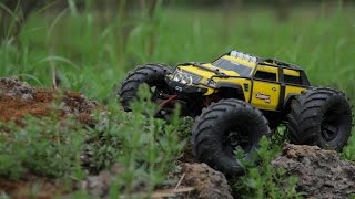Traxxas Summit 1/16 VXL crawling up and down
