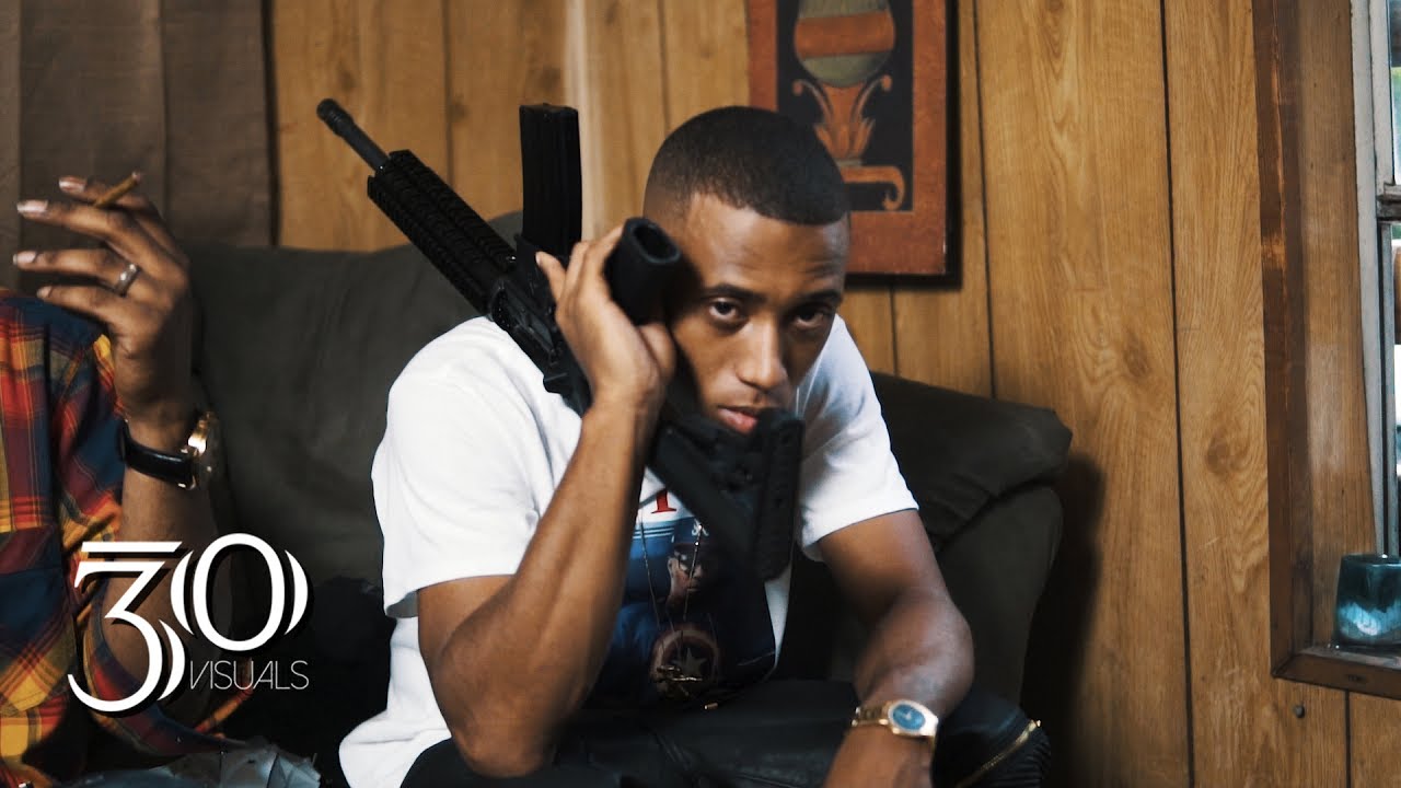 Hoodlife Yungin - Pyrex Dreams (Music Video) auf YouTube ansehen Hoodlife Yungin - Pyrex Dreams (Music Video) auf YouTube ansehen