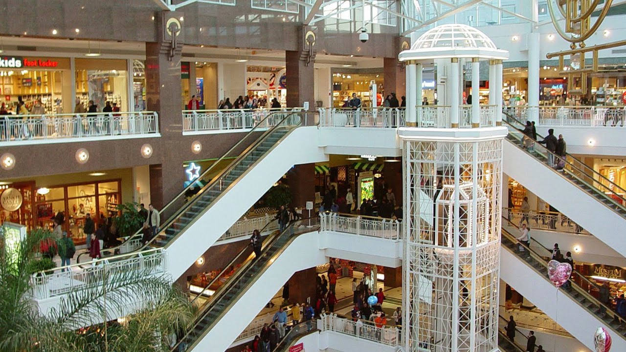 Americans Still Visiting Malls Even as Tenants Change