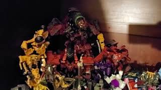 Famous How Transformers Studio Series 69  (Devastator) started my collecting. Profile
