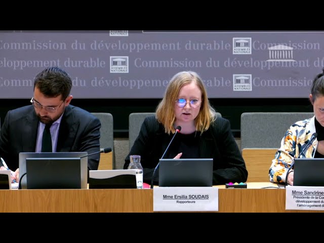 Marine Le Pen aime les 🐱, mais pas les 🦊 visiblement