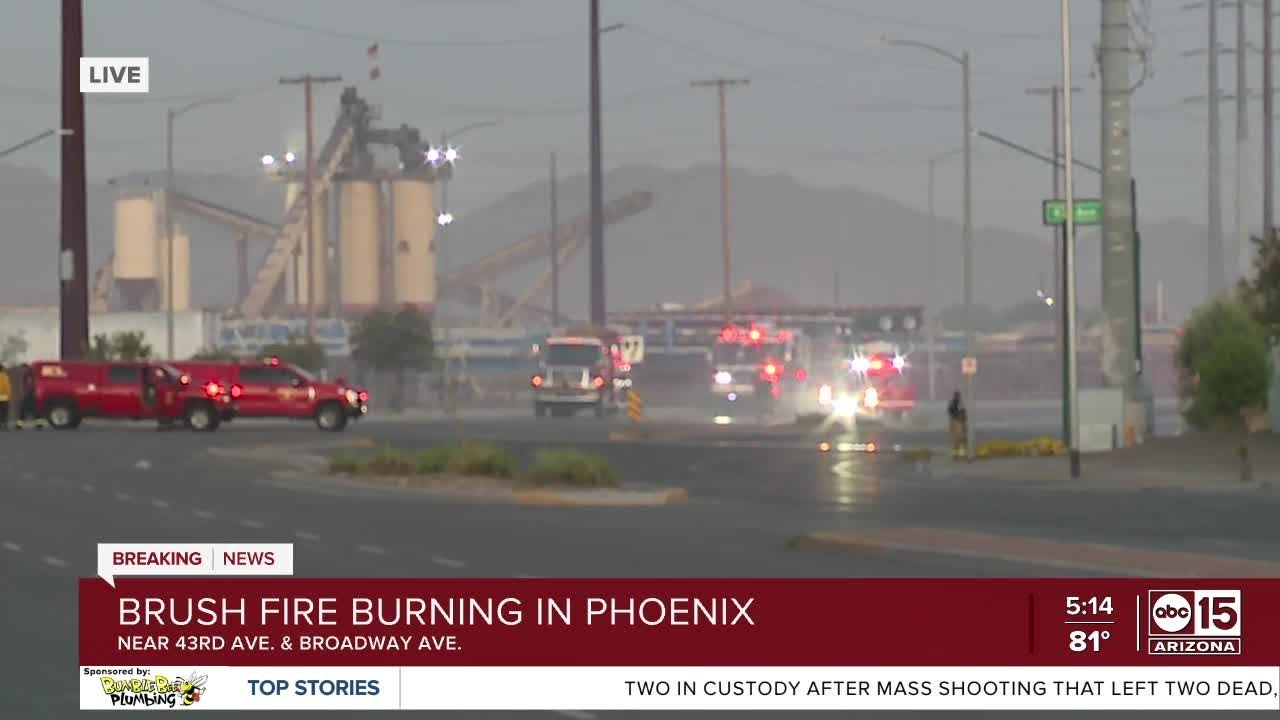 Brush fire burning in west Phoenix - YouTube