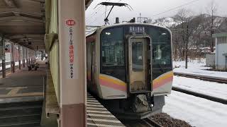 上越線E129系A27編成 普通長岡行き 石打駅発車